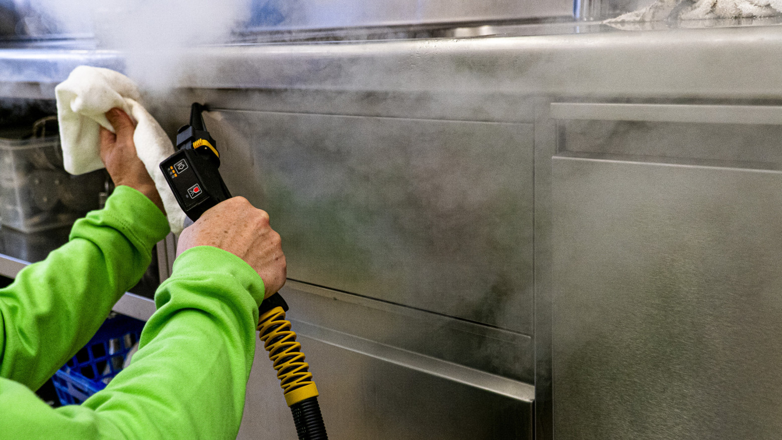 Microdampf Fugenreinigung Kueche MedecoCleantec